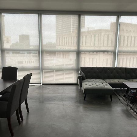 "Arrons Place" At The Griswold Detroit Exteriér fotografie